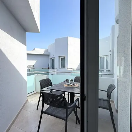 Sun The Sky By B-rent Apartman *